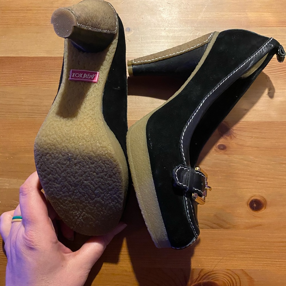 Black Betsey Johnson shoes size 10